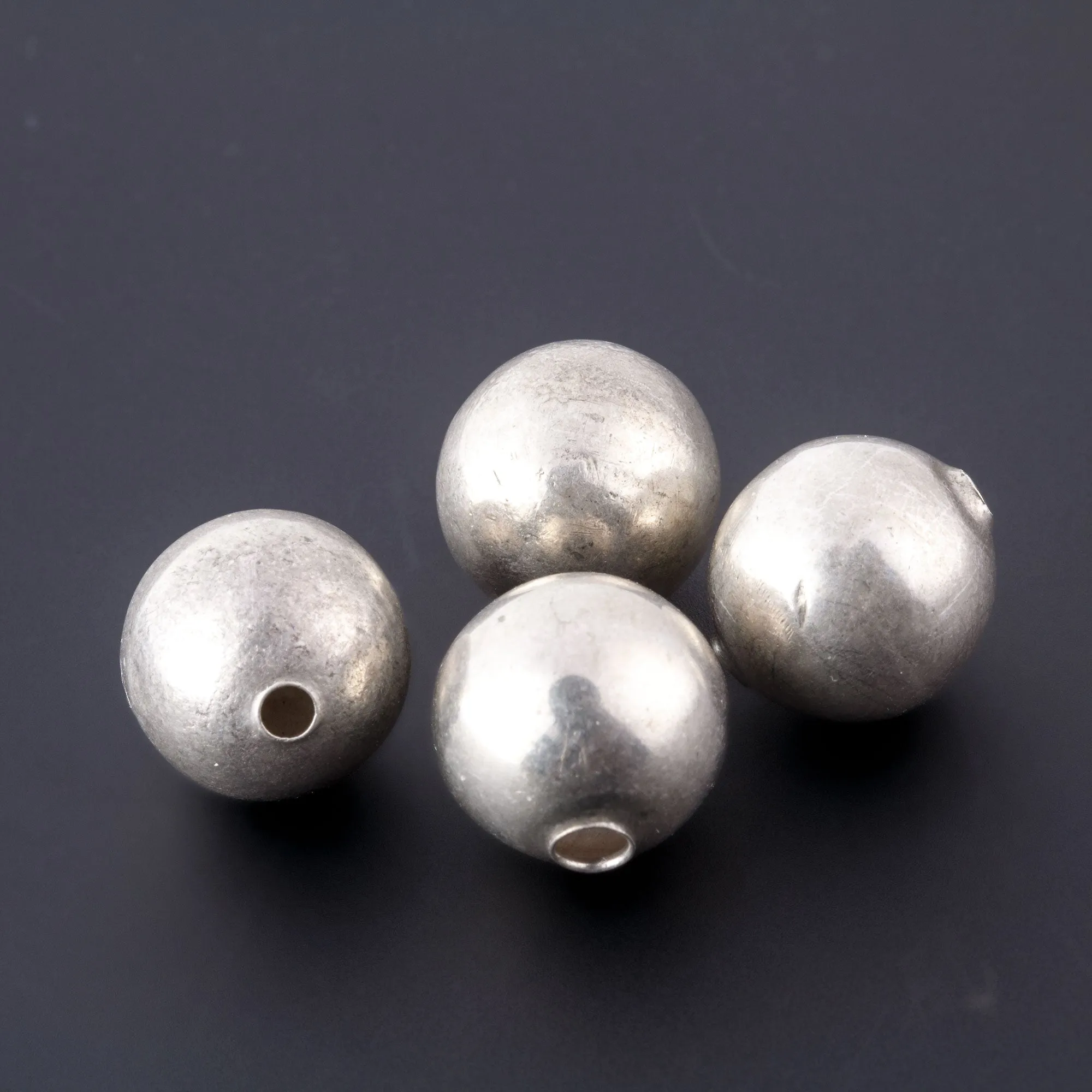 Vintage smooth sterling silver round beads, Mexico. 1940s-50s.  b18-674