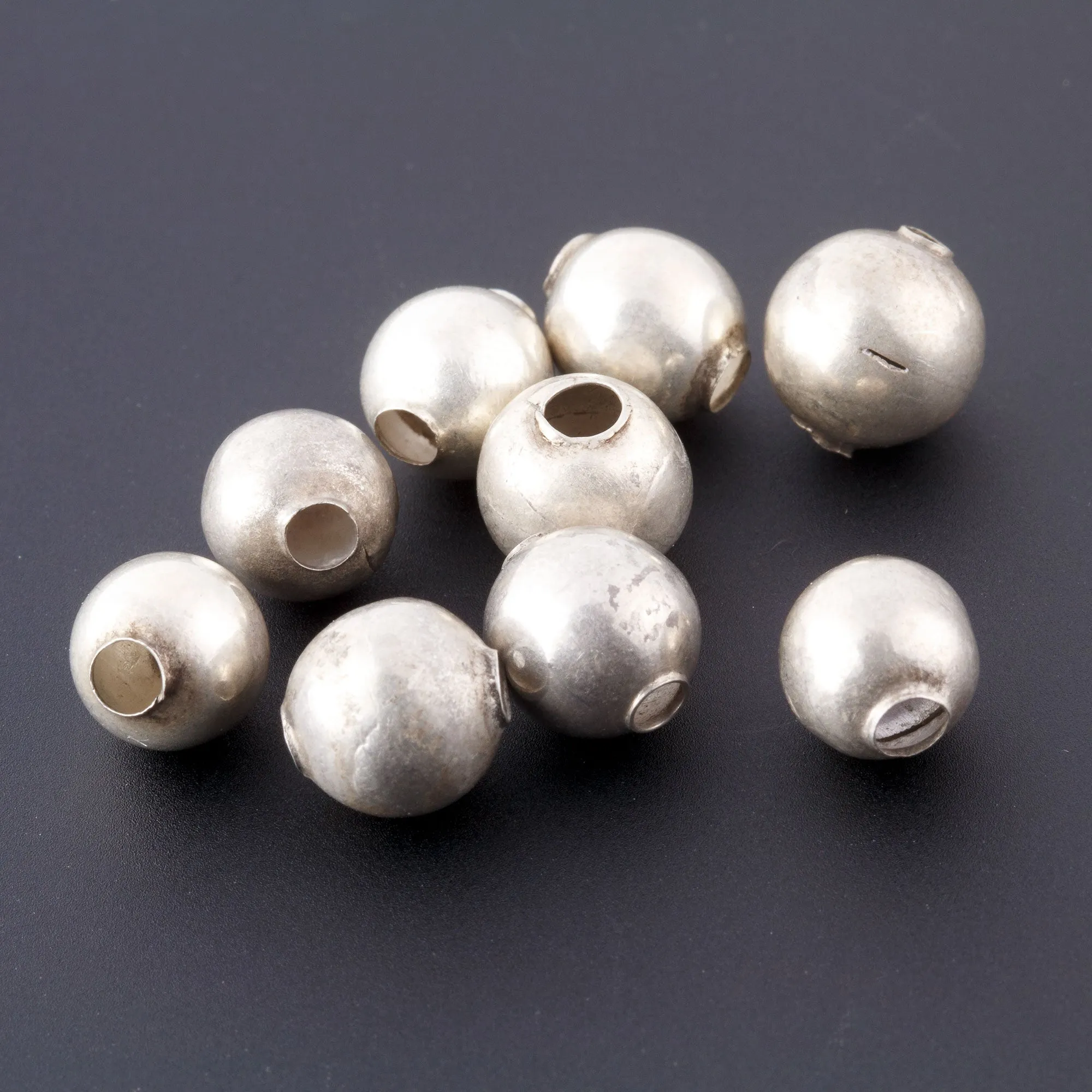 Vintage smooth sterling silver round beads, Mexico. 1940s-50s.  b18-674